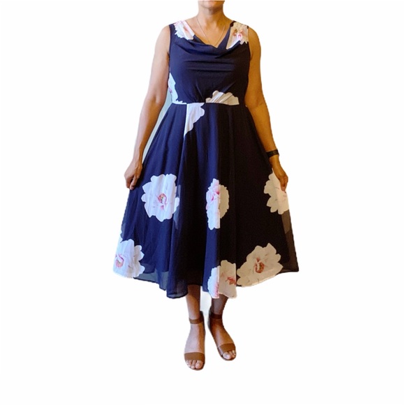 Floral Print Midi Dress Size M - Picture 1 of 6